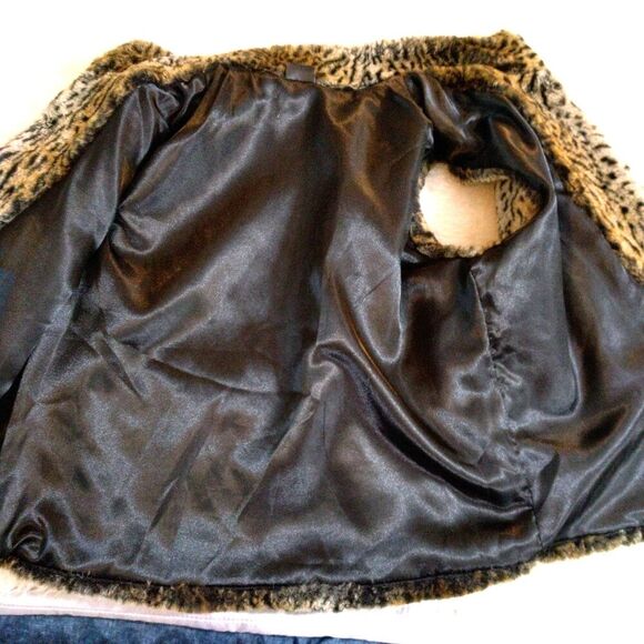 Women Leopard Print Faux Fur Sleeveless Vest - Picture 5 of 7